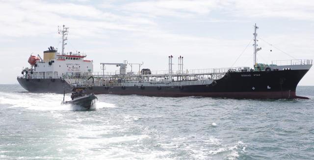 TNI AL Tangkap Kapal Tanker Berbendera Panama di Perairan Batam