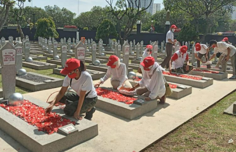 DPD PBL Jakarta Tabur Bunga Sambut Hari Pahlawan