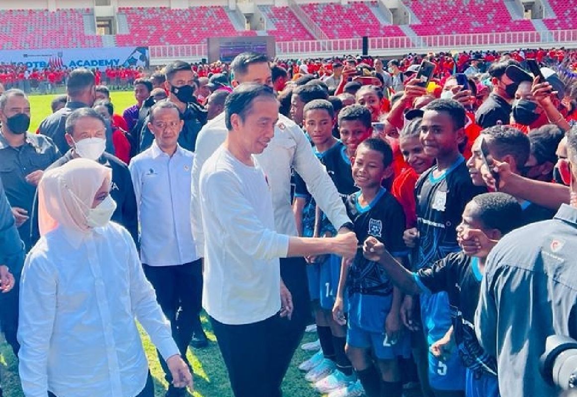 Minta Komitmen Freeport, Jokowi Yakini Papua Football Academy PFA Lahirkan Talenta Berbakat
