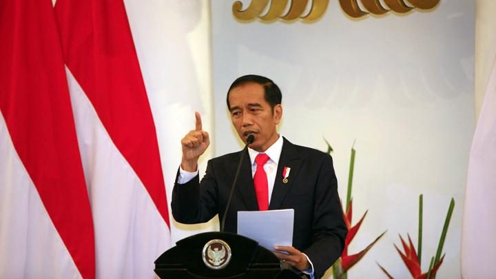 Jokowi Bakal Setop Ekspor Bauksit Hingga Tembaga