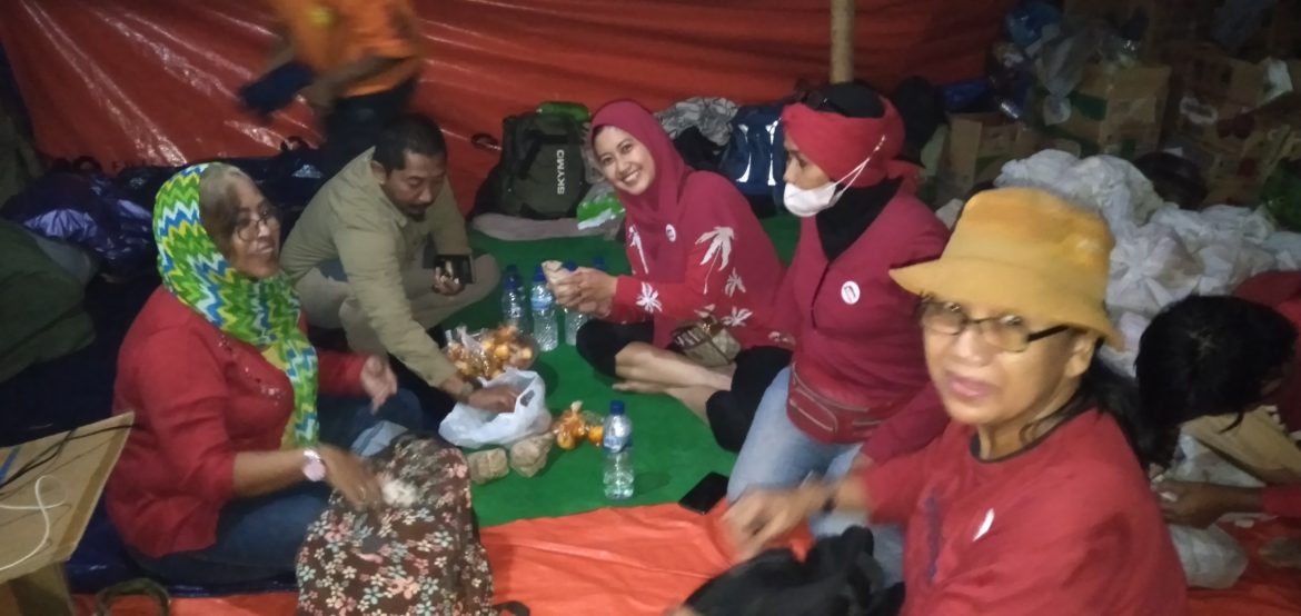 Bunda Merah Putih Salurkan Sejumlah Bantuan ke Masyarakat Terdampak Gempa Cianjur