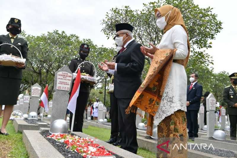 Ma’ruf Amin Pimpin Upacara Ziarah Peringati Hari Pahlawan di TMP Kalibata