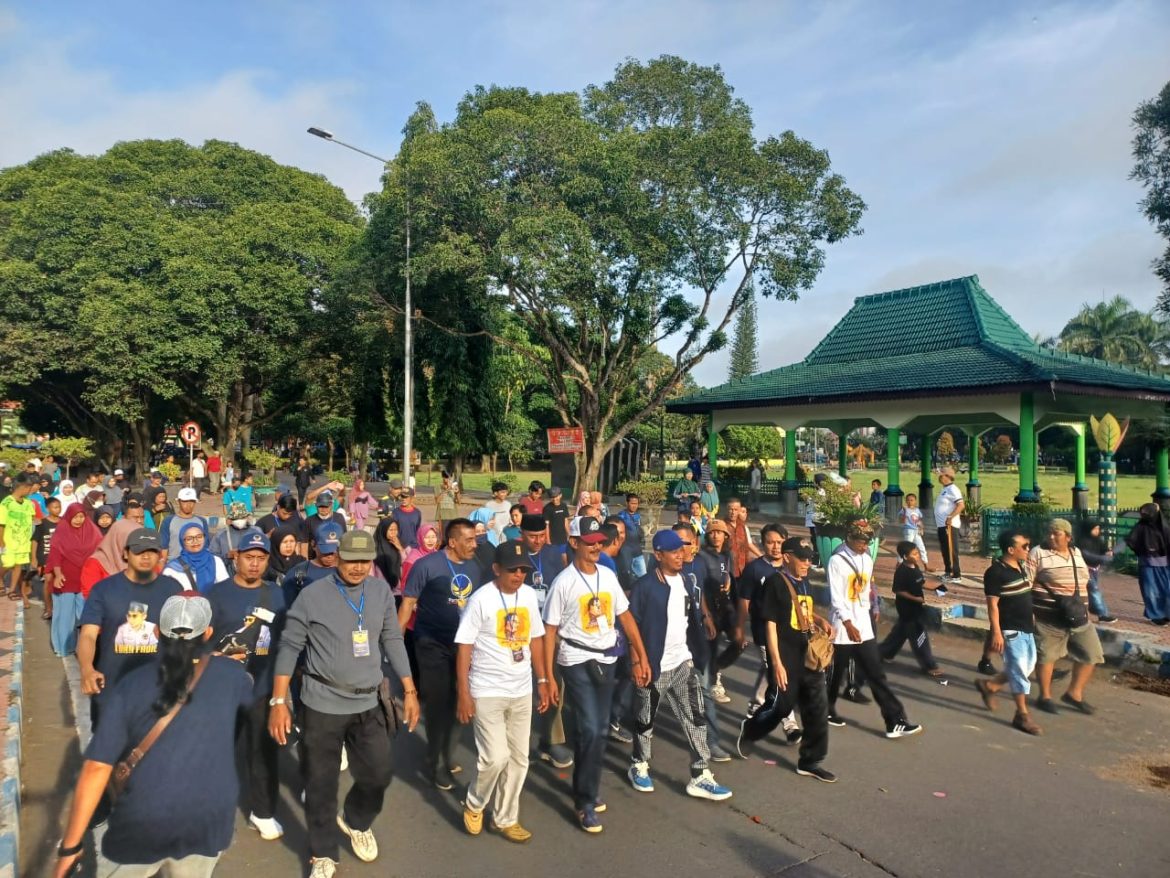 Ribuan Masyarakat Bondowoso hingga Relawan Sobat Anies  Jalan Sehat Bersama Lora Fadil 
