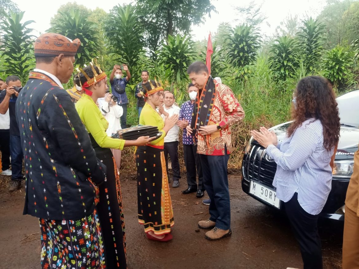 Julie Sutrisno Dorong Agrowisata Kopi di Manggarai Timur