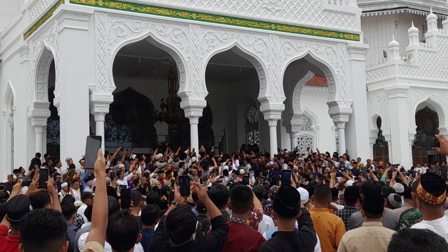 Anies Disambut Lautan Massa di Aceh