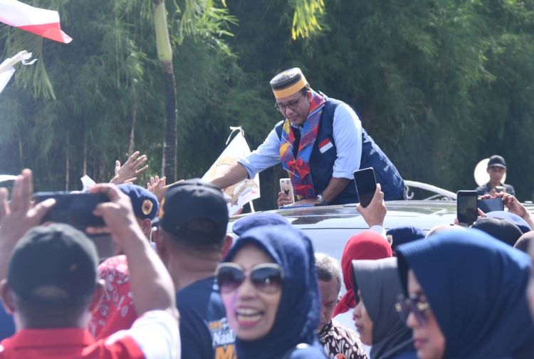 Ribuan Kader NasDem dan Relawan sambut Anies Baswedan di Makassar