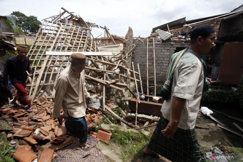 Jokowi Janjikan Bantuan Dana Rumah Rusak Gempa Cianjur Cair Kamis