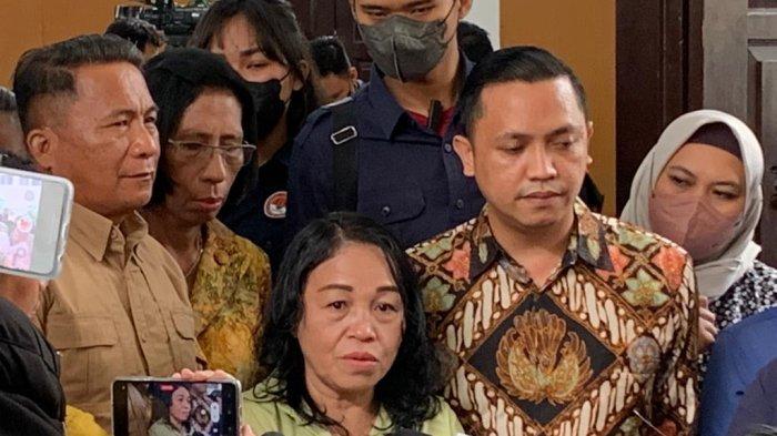 Jokowi Tanggapi Curhatan Ibunda Eliezer Lumiu