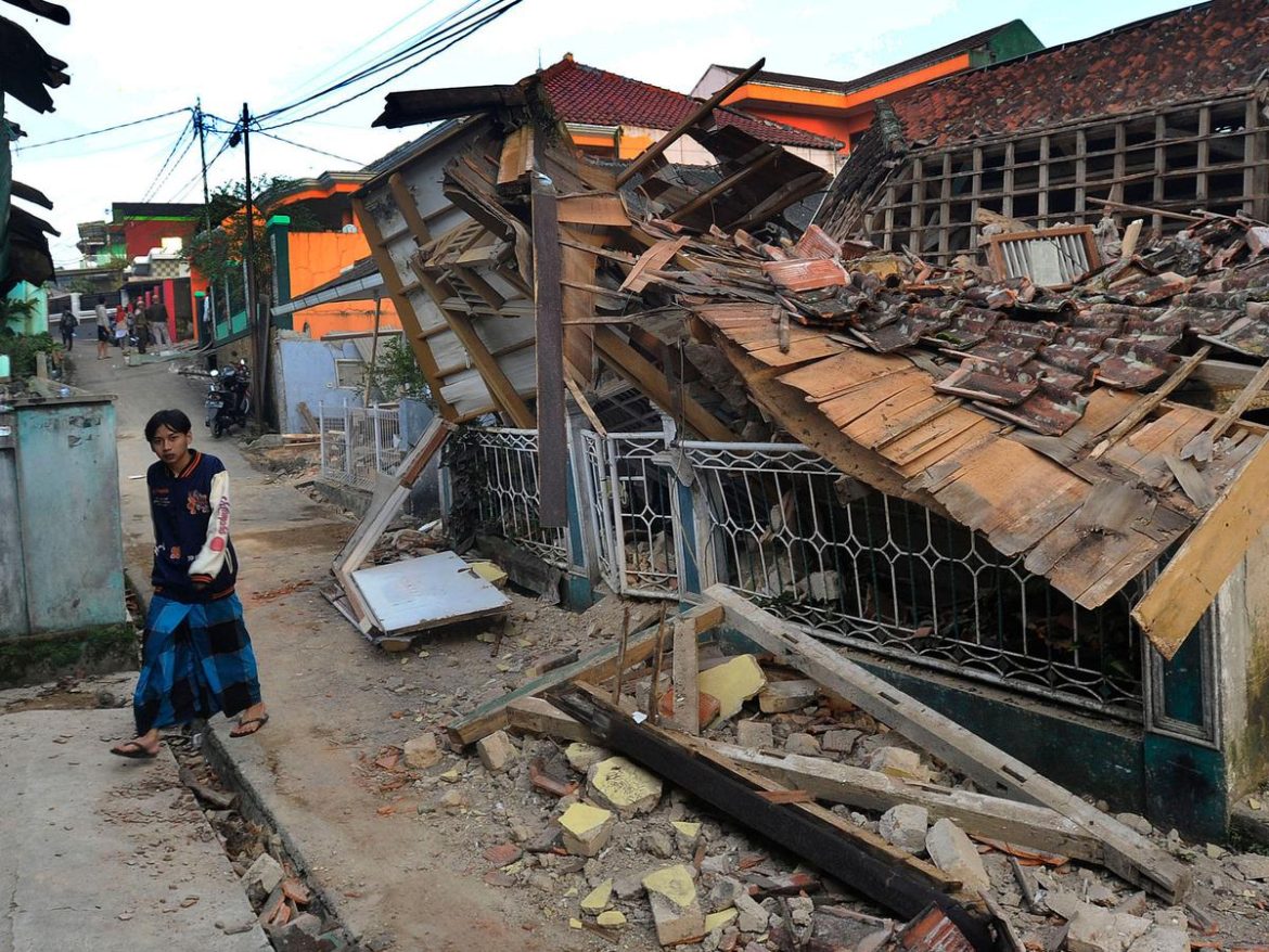 Wapres Minta Agar Rumah Waga Cianjur Dibangun dengan Konstruksi Tahan Gempa