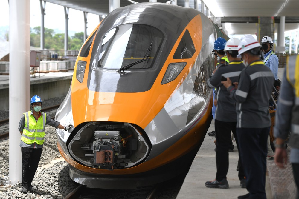 DPR Desak Kelayakan Kereta Cepat Jakarta-Bandung