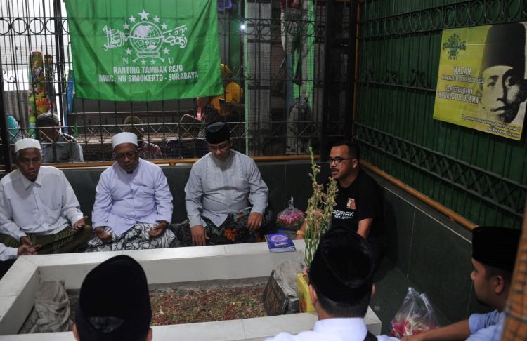 Anies Ziarah ke Makam Pencetus Nama NU di Surabaya