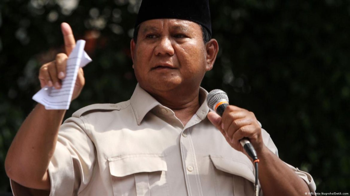 Prabowo Disebut Unggul dari Ganjar dan Anies