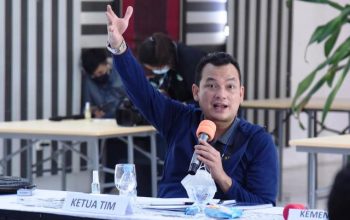 JAKARTA (Kastanews.com)- Wakil Ketua Komisi VI DPR RI, Martin Manurung meminta pemerintah mengkaji ulang izin ekspor pasir laut yang tertuang dalam Peraturan Pemerintah (PP) Nomor 26 Tahun 2023. Menurutnya, aturan tersebut lebih banyak resiko negatifnya.