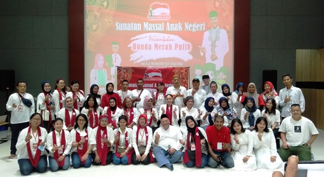 Indonesia Hebat, Bunda Merah Putih Gelar Khitanan Massal Anak Negeri