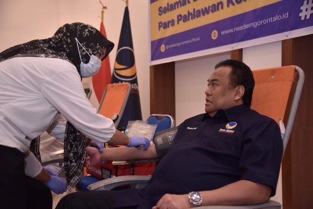 Bacaleg NasDem Gorontalo Ikuti Donor Darah