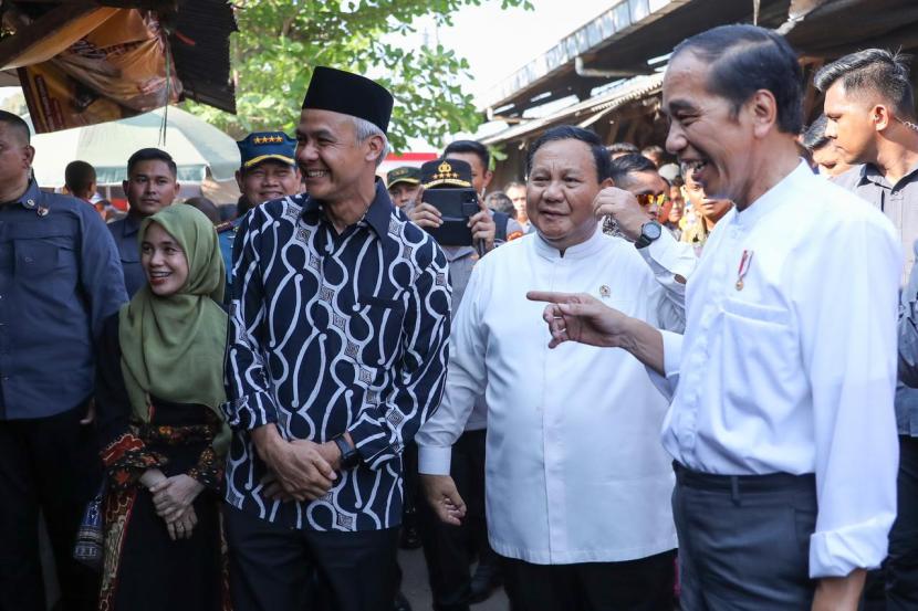 Jokowi Ungkapkan soal Kode Tunjuk Ganjar di Depan Prabowo