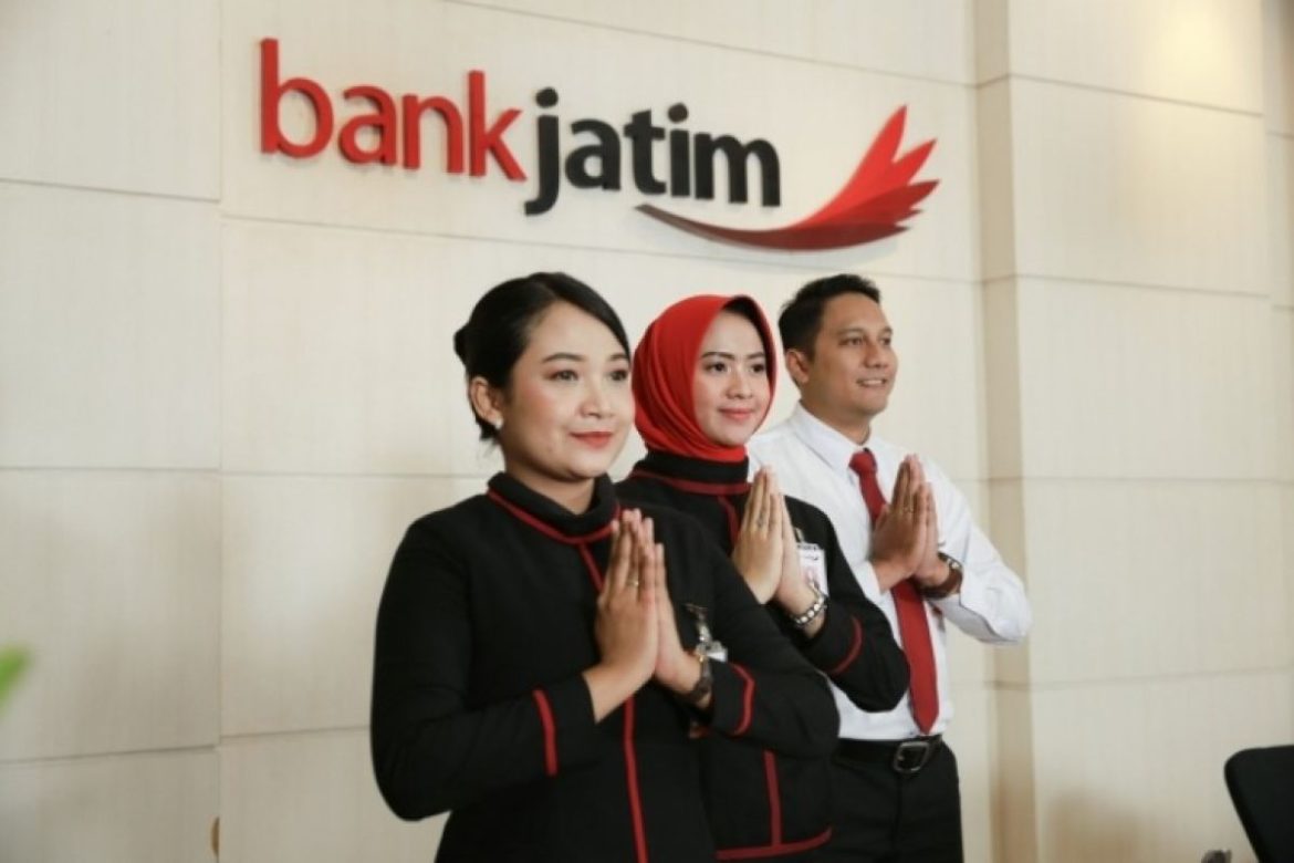 Bankjatim Raih Penghargaan di Indonesia Awards 2023