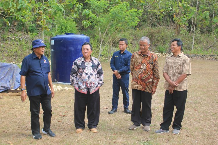 Mbah Bardi Bangun Pipanisasi Atasi Masalah Air Bersih