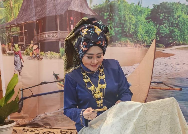 Lisda Hendrajoni: Batik Merupakan Wajah Budaya Indonesia