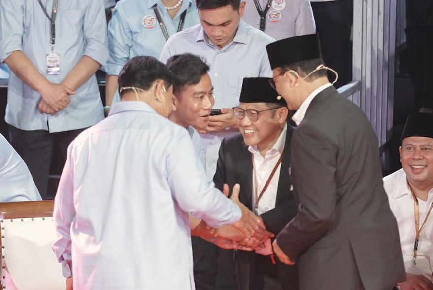 Debat Capres Perdana Tanpa Doa, Takut Amin?