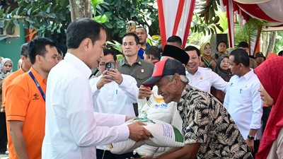 Berasal dari APBN, Ganjar Minta Hentikan Politisasi Bantuan Sosial