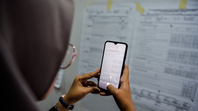 Sirekap Banyak Masalah, KPU Diminta Tanggung Jawab ke Rakyat