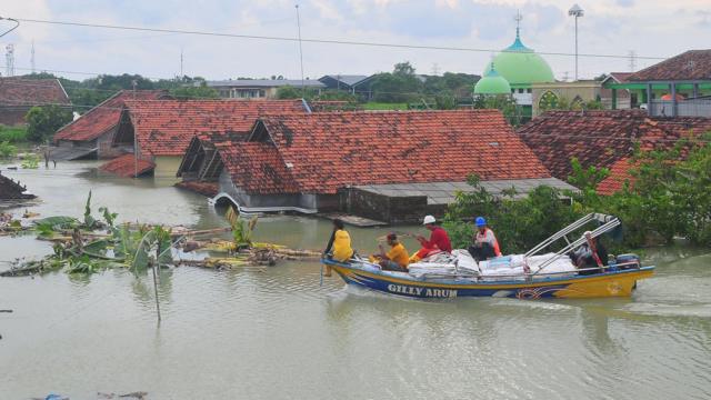 Jokowi Ungkapkan Penyebab Banjir Bandang di Kabupaten Demak