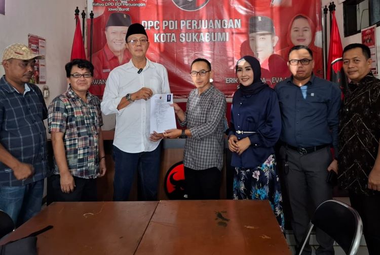 Ayep Zaki Serahkan Formulir Pendaftaran Bakal Calon Walikota Sukabumi