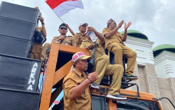 Jokowi Pastikan Kades Dapatkan Pensiun dan Jabat 16 Tahun