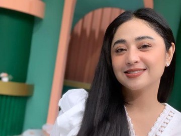 Dewi Perssik: Pajak Sangat Penting dalam Bernegara