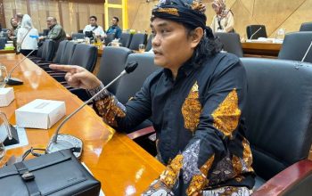 Nurhadi Minta Menkes Jelaskan Mahalnya Harga Obat