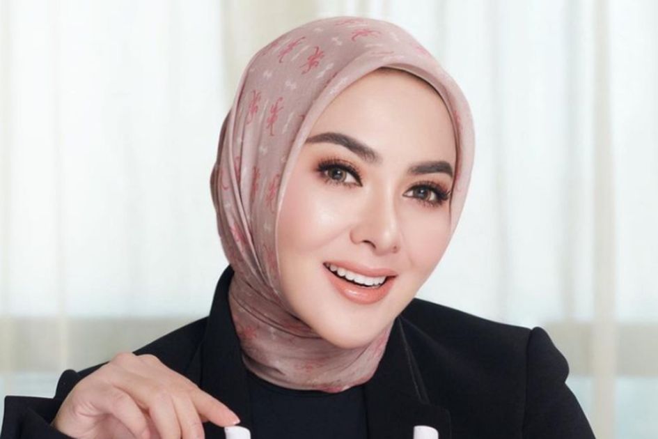 Syahrini Tiba-tiba Minta Maaf Usai Pamer Momen Melahirkan Baby R