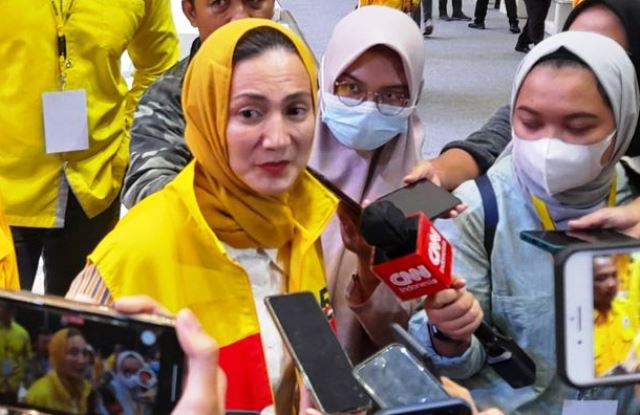 Wanda Hamidah Unggah Peringatan Darurat dan Mundur dari Golkar