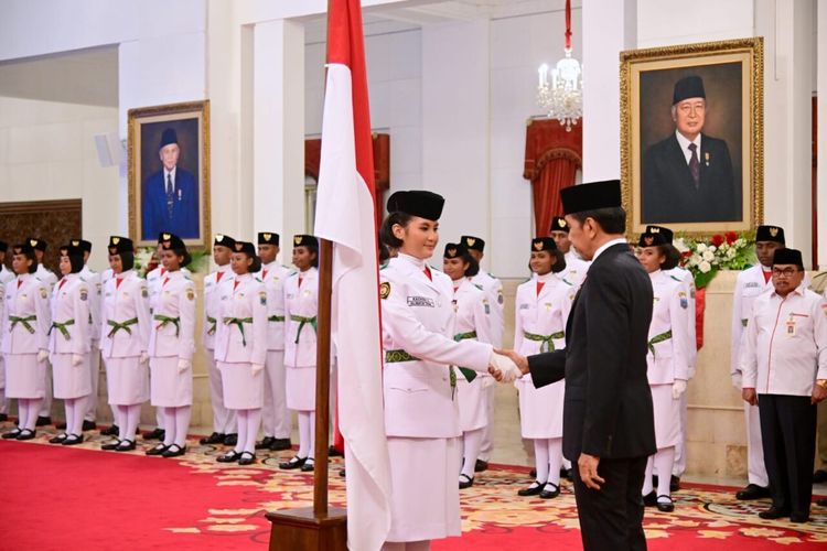 Jokowi Kukuhkan 76 Paskibraka di IKN