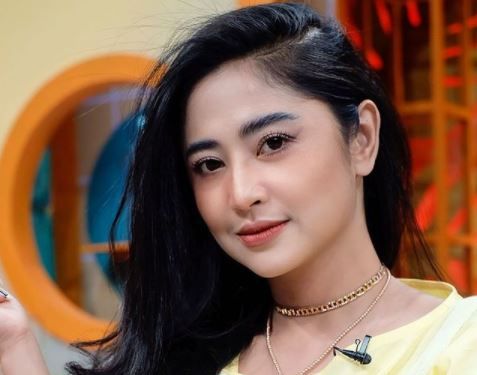 Dewi Perssik Bahas soal Karma dalam Kehidupan