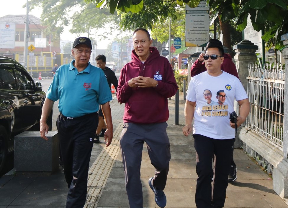 Pasangan AYEUNA Olahraga Bareng Warga di Lapdek Sukabumi