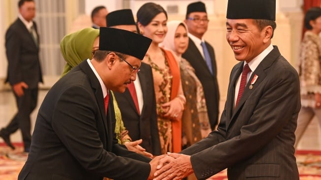 Jokowi Angkat Sekjen PBNU Gantikan Mensos Risma