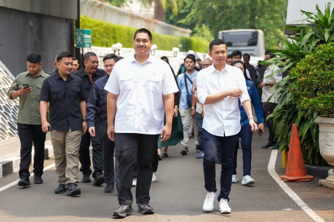 Menpora Dito Imbau Taufik Pantau Persiapan ke Olimpiade LA