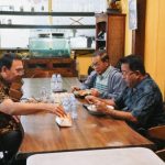 Pramono dan Ahok Sarapan di Warung Garasi Si Doel