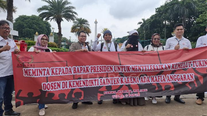 ASN Dosen Demo di Monas Tuntut Pembayaran Tukin