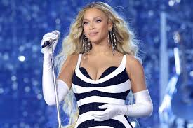 Beyonce Terima Tropi Best Country Album Grammy Awards 2025 dari Taylor Swift