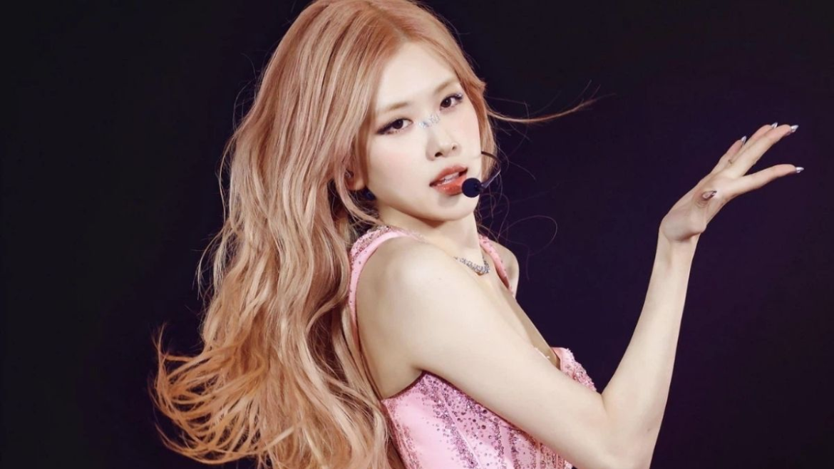 Rose BLACKPINK Kalahkan Rekor Mariah Carey di Billboard