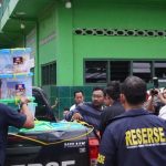 Posko Banjir di Masjid Al Hawi Dapat Bantuan Peralatan Kebersihan