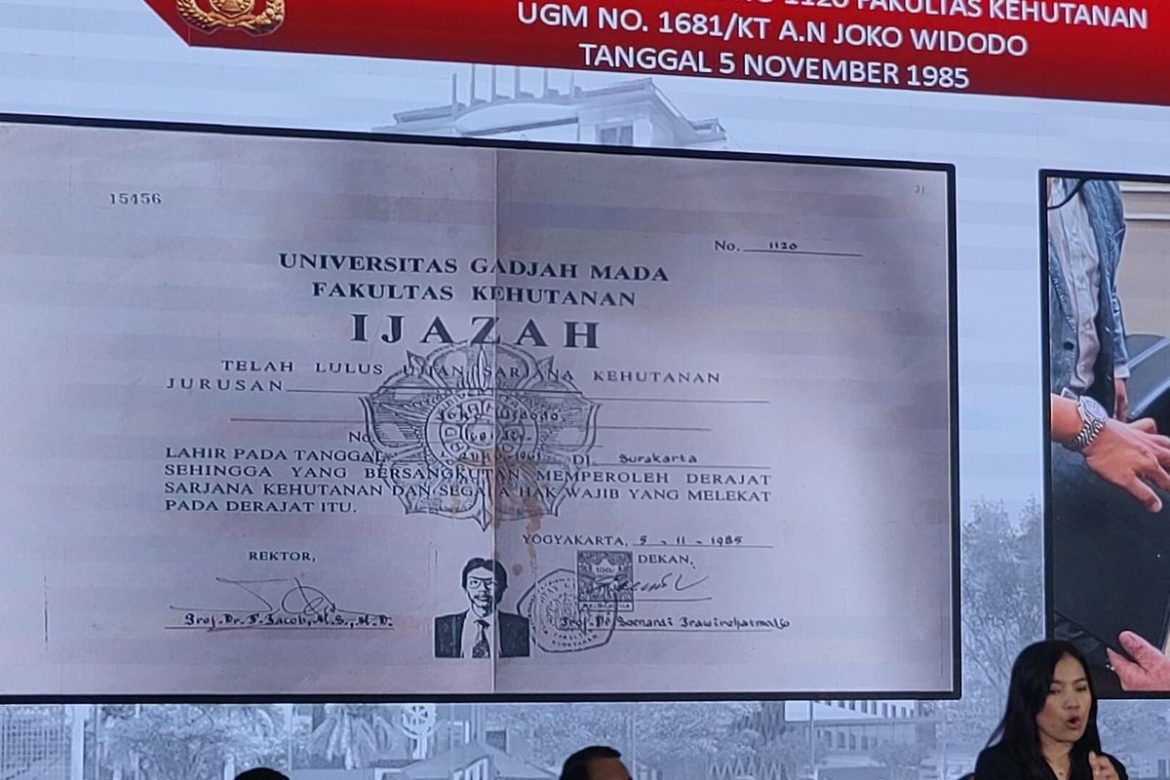 Kasus Ijazah Jokowi, 69,7 Persen Masyarakat Tak Percaya Palsu