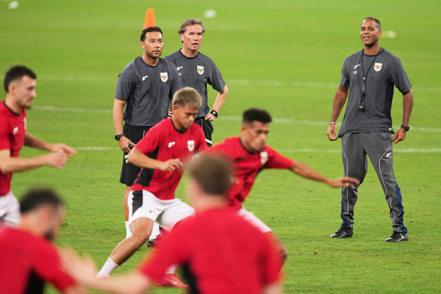 Kluivert di Eropa, Dua Asisten Sudah di GBK untuk Persiapan Lawan China