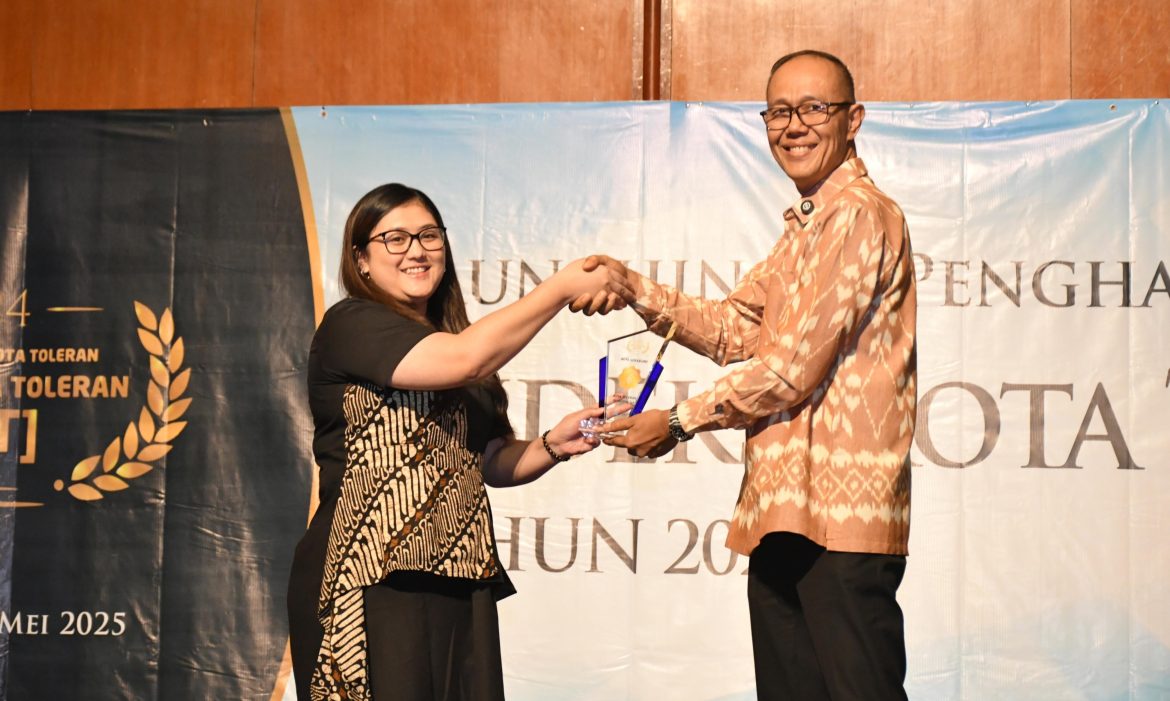 Ayep Zaki Terima Piagam Penghargaan Kota Toleran untuk Kota Sukabumi Peringkat 6 IKT