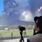 Potensi Banjir Lahar, 4.109 Jiwa Mengungsi Akibat Rentetan Erupsi Gunung Lewotobi Laki-laki di NTT
