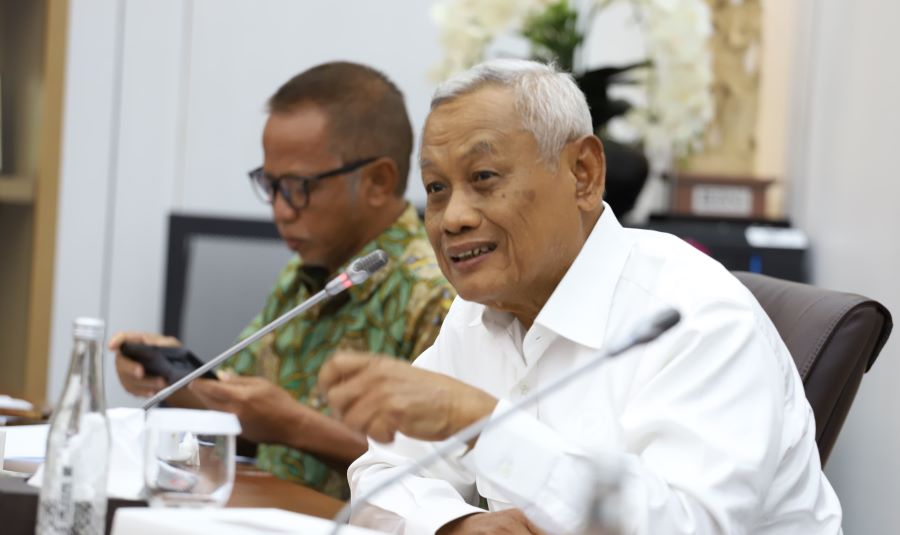 Krisis Air Di Tileng, Mbah Bardi Lanjutkan Bantuan Pipanisasi