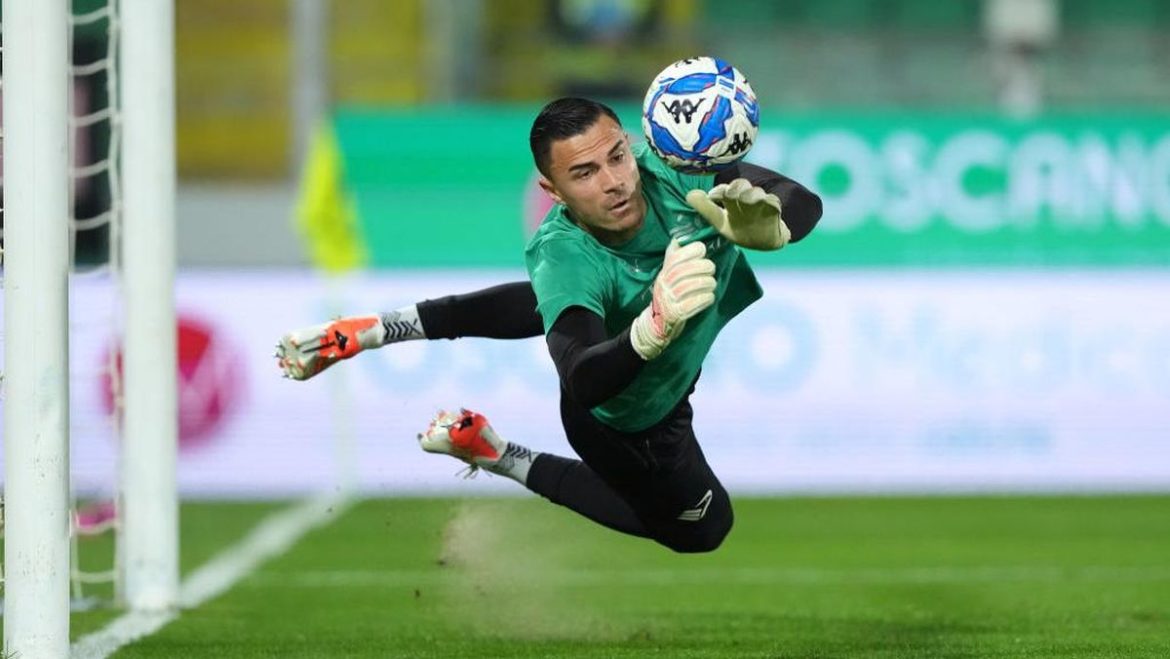 Legenda Italia Tempel Kiper Garuda untuk Arungi Serie B