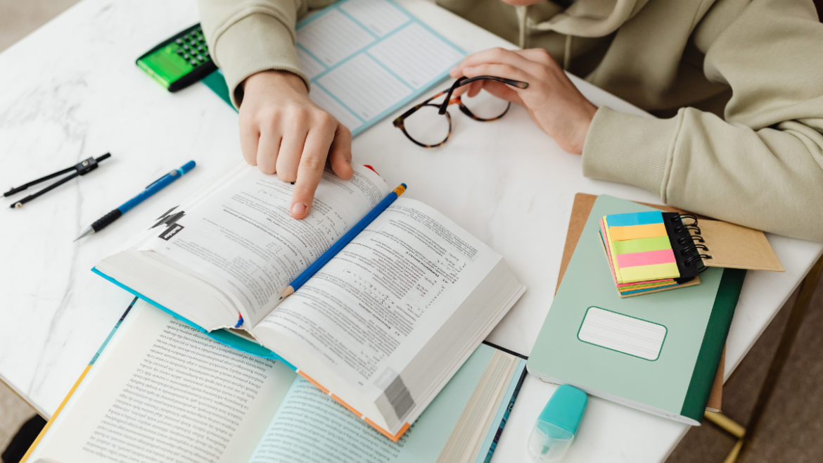 Sebanyak 21 Juta Buku Bacaan Sudah Dibagikan ke 35.785 Sekolah di Seluruh Indonesia